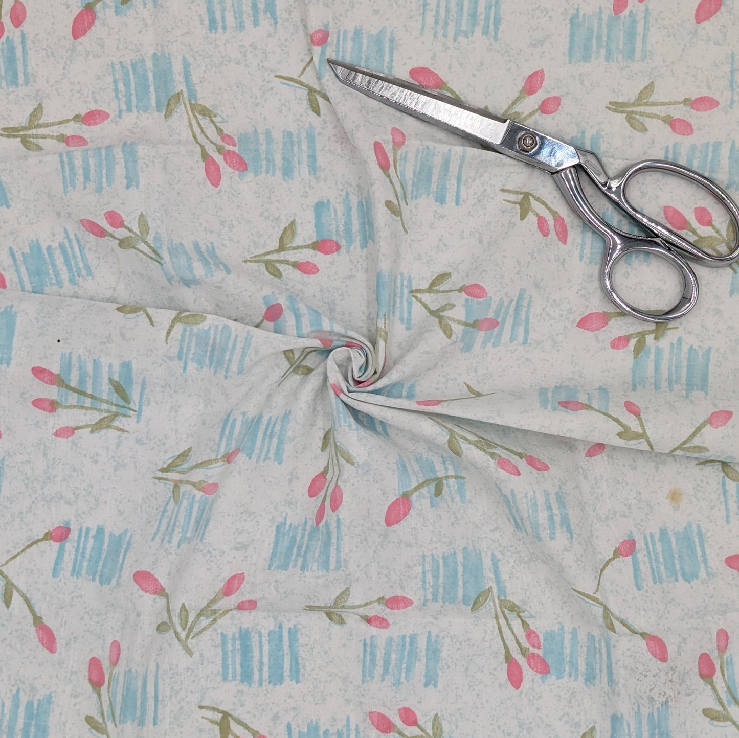 Quarter Yard Fabric 18"x24" - 100% Upcycled - Tulips