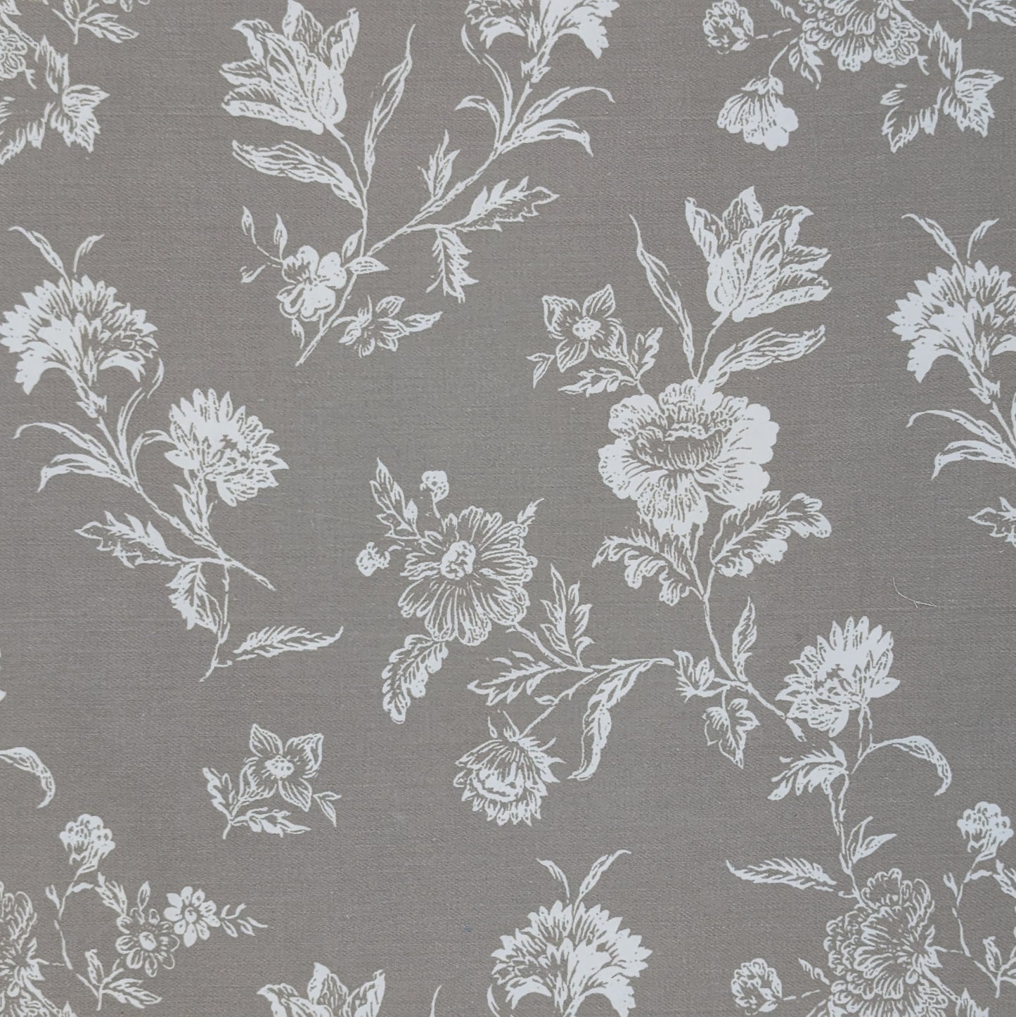 Quarter Yard Fabric 18"x24" 100% Upcycled - mdm beige with white summer flowers